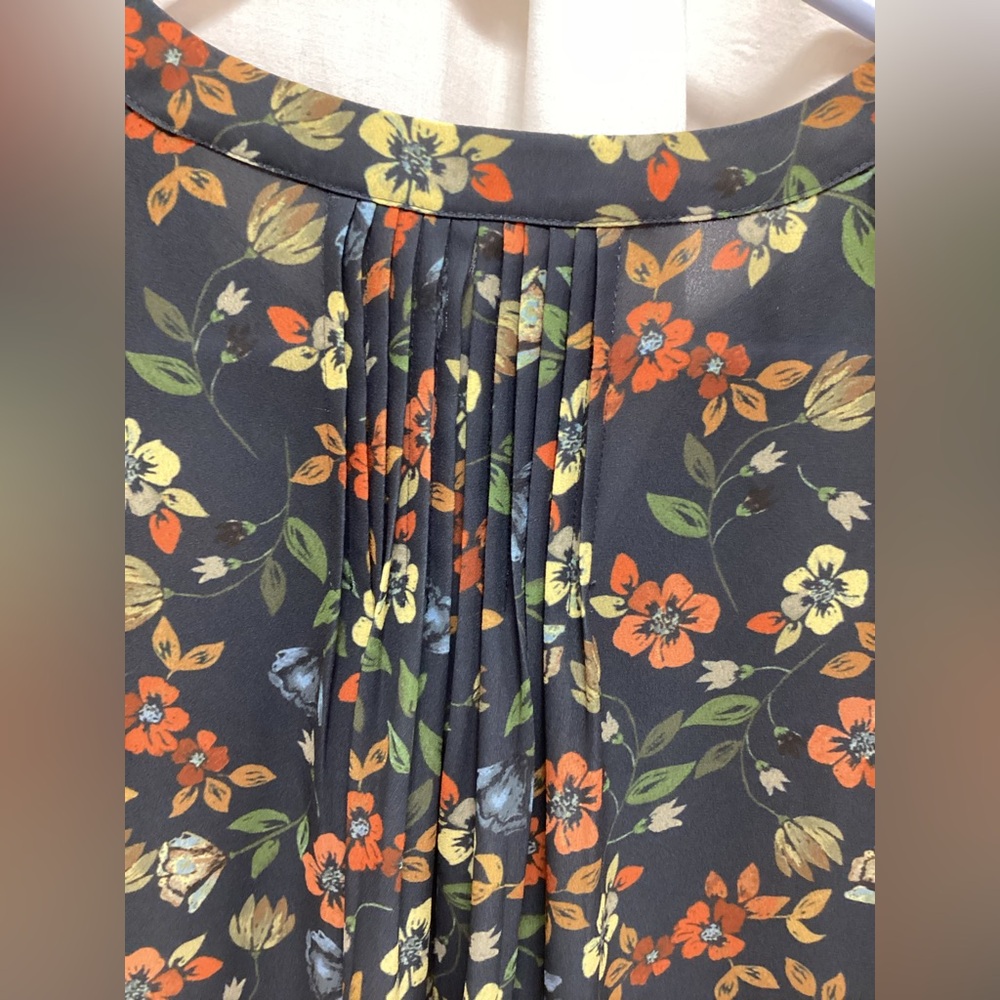Floral Button-Up Blouse - Black and Orange - Picture 4 of 5